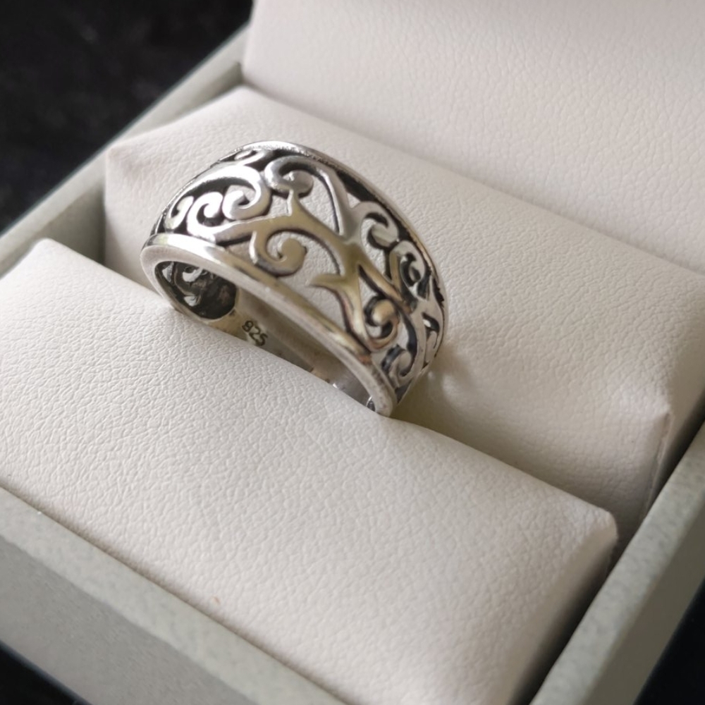 Sterling Silver Swirl Band Ring - Picture 3 of 5